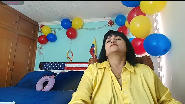 Snapshot of ISABEEL_SOFIA01 chatting on 06.18.26 ISABEEL SOFIA01 online show from 06.18.26