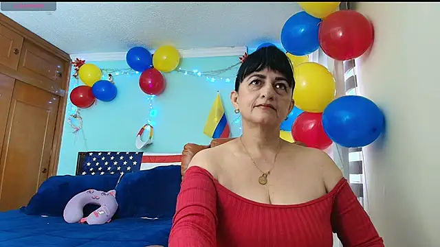 Snapshot of ISABEEL_SOFIA01 chatting on 06.21.26 ISABEEL SOFIA01 online show from 06.21.26