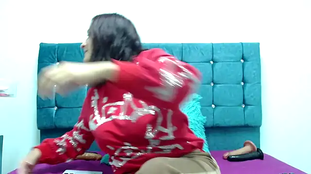 Snapshot of valentinaricothx chatting on 11.25.25 valentinaricothx online show from 11.25.25