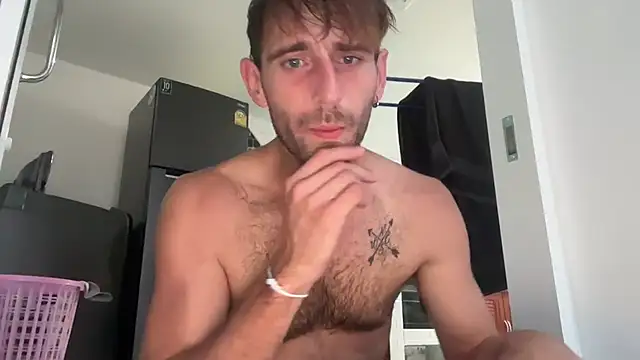 Snapshot of lukegunn chatting on 03.02.25 lukegunn online show from 03.02.25