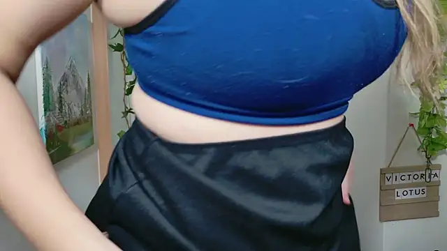 Snapshot of victorialotus chatting on 02.02.25 victorialotus online show from 02.02.25