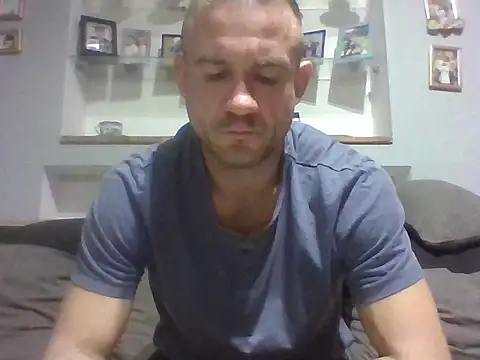 Snapshot of aroj95 chatting on 09.16.25 aroj95 online show from 09.16.25