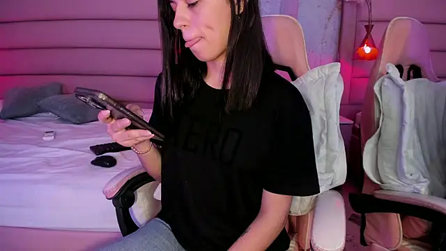 IvySanders1 online show from 10.10.25