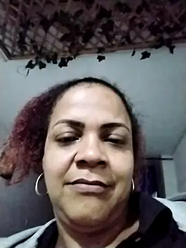 Snapshot of BayleyBanks chatting on 10.24.25 BayleyBanks online show from 10.24.25