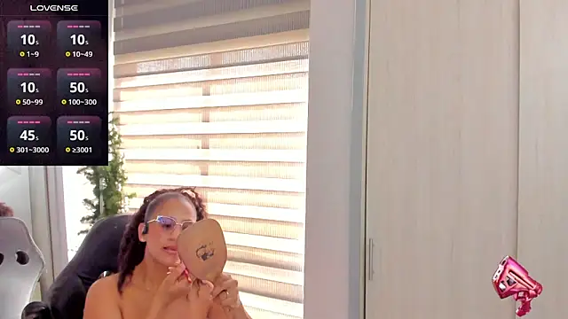 EmmaFerrary online show from 12.16.25