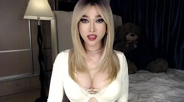 Snapshot of KeenMazikeen69 chatting on 12.05.24 KeenMazikeen69 online show from 12.05.24