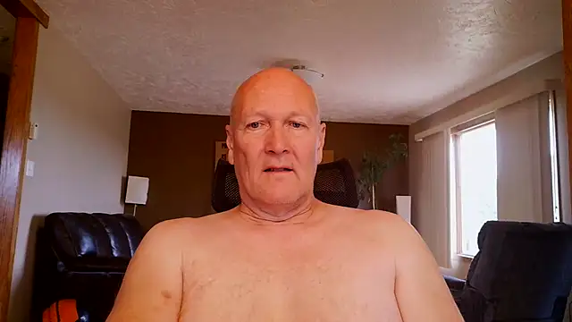 Snapshot of BasicAnt chatting on 06.26.26 BasicAnt online show from 06.26.26