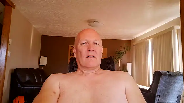 Snapshot of BasicAnt chatting on 06.27.26 BasicAnt online show from 06.27.26