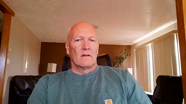 Snapshot of BasicAnt chatting on 07.25.26 BasicAnt online show from 07.25.26