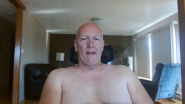 Snapshot of BasicAnt chatting on 07.28.26 BasicAnt online show from 07.28.26