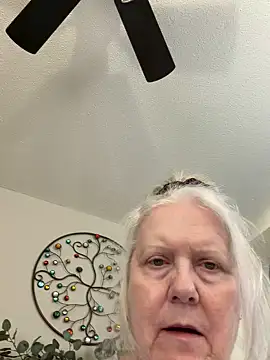 Kaitlyn Winters online show from 01.14.26