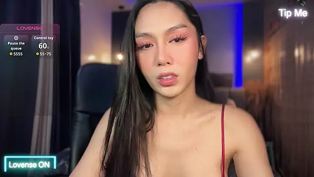 Snapshot of UrdreamTSgirl chatting on 11.09.25 UrdreamTSgirl online show from 11.09.25