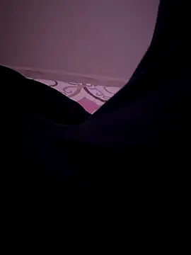 Snapshot of MAHKE12 chatting on 10.31.25 MAHKE12 online show from 10.31.25