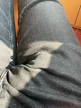 Snapshot of MAHKE12 chatting on 11.06.25 MAHKE12 online show from 11.06.25