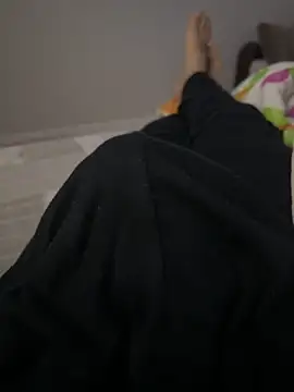 Snapshot of MAHKE12 chatting on 11.19.25 MAHKE12 online show from 11.19.25