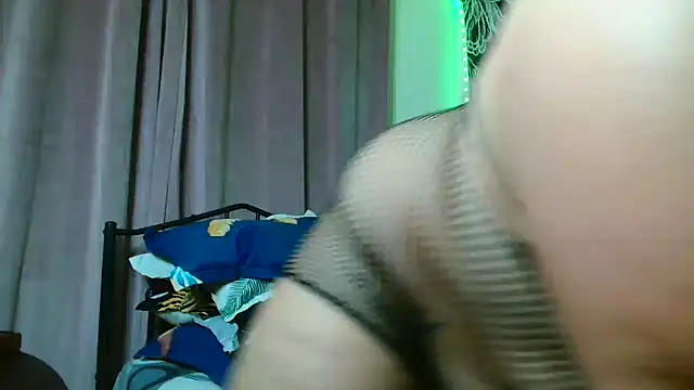 Thichslutxx online show from 09.22.25