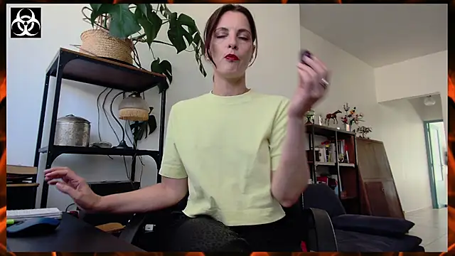 Snapshot of LanaCorona chatting on 09.19.25 LanaCorona online show from 09.19.25