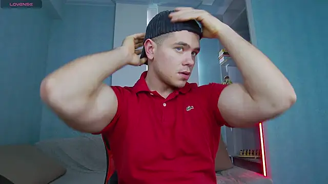 Snapshot of Arilas_ chatting on 02.14.25 Arilas online show from 02.14.25