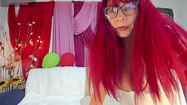 Snapshot of kimberlybirdx chatting on 12.20.25 kimberlybirdx online show from 12.20.25