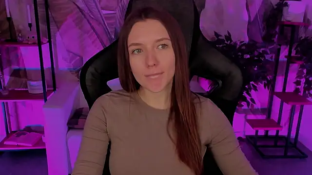 Snapshot of JennyDens chatting on 12.11.24 JennyDens online show from 12.11.24