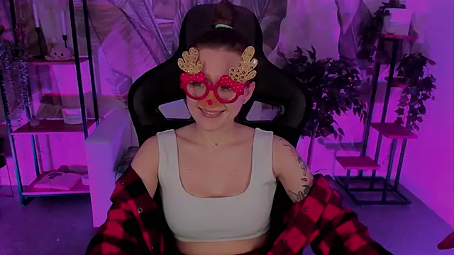 Snapshot of JennyDens chatting on 12.27.24 JennyDens online show from 12.27.24