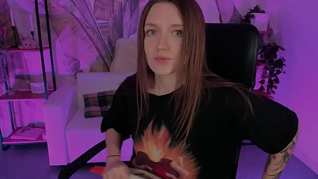 Snapshot of JennyDens chatting on 01.14.25 JennyDens online show from 01.14.25