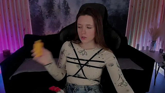 Snapshot of JennyDens chatting on 01.20.25 JennyDens online show from 01.20.25