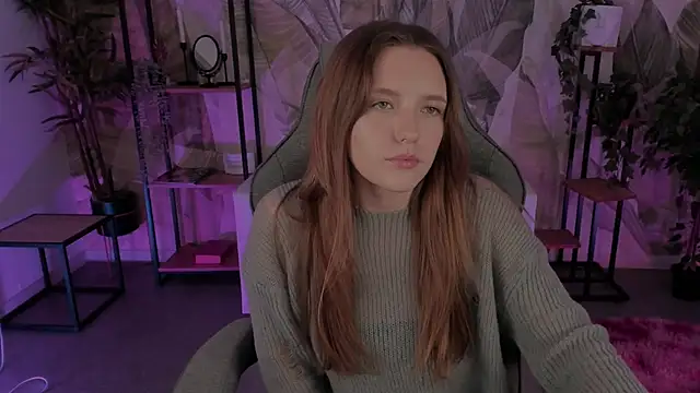 Snapshot of JennyDens chatting on 10.07.25 JennyDens online show from 10.07.25