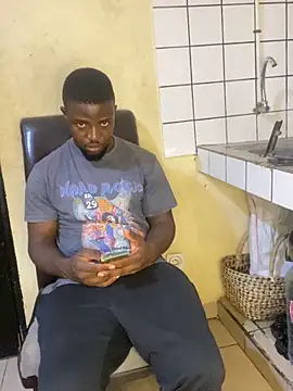 Snapshot of vannycov chatting on 10.02.25 vannycov online show from 10.02.25