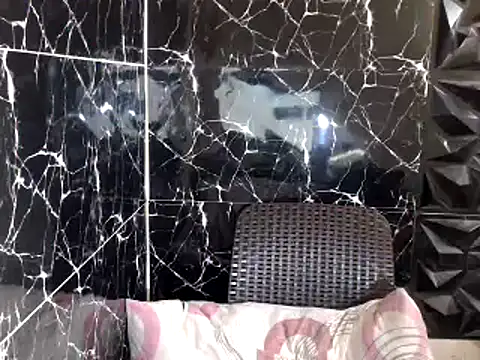 Snapshot of MissKeanna chatting on 12.25.24 MissKeanna online show from 12.25.24