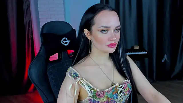 QueenAliss online show from 12.13.24