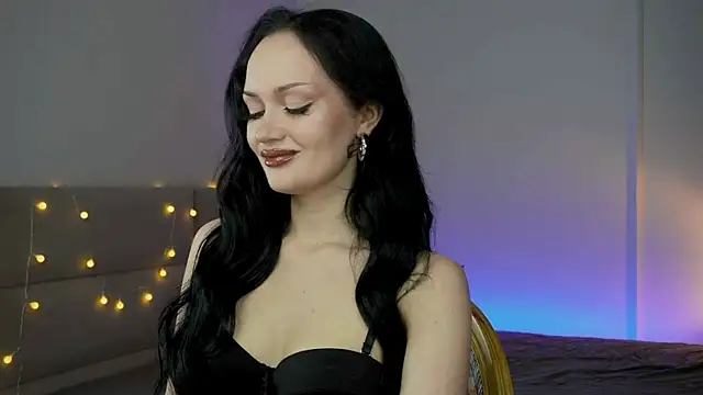 QueenAliss online show from 06.12.26