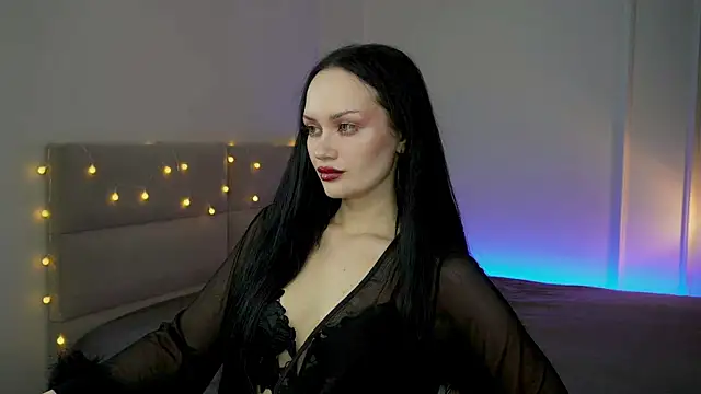 QueenAliss online show from 07.02.26