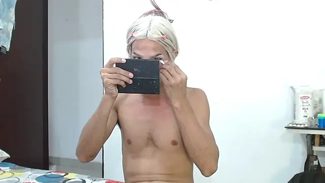 Snapshot of -Anarka- chatting on 12.21.25 -Anarka- online show from 12.21.25