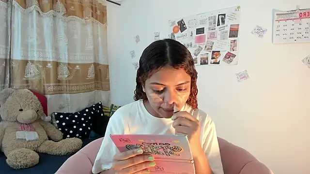 ValienteGirl  online show from 01.18.25