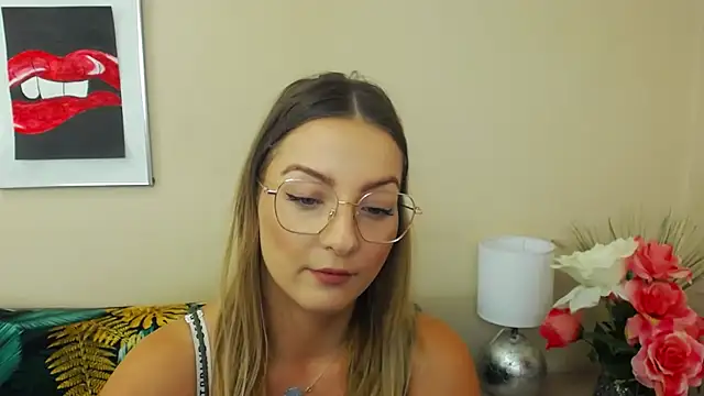 Snapshot of NatalieSexy chatting on 12.10.24 NatalieSexy online show from 12.10.24