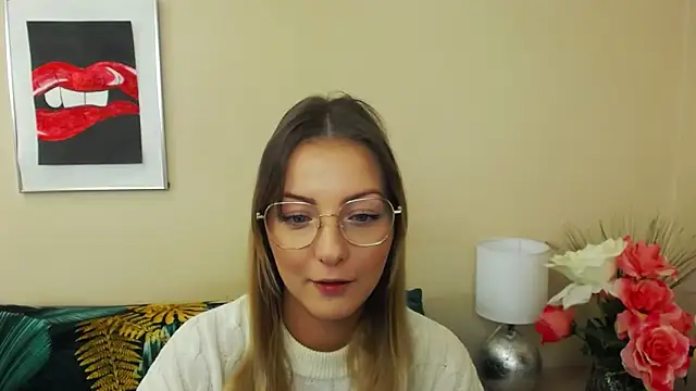 Snapshot of NatalieSexy chatting on 12.13.24 NatalieSexy online show from 12.13.24