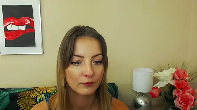 Snapshot of NatalieSexy chatting on 12.13.24 NatalieSexy online show from 12.13.24