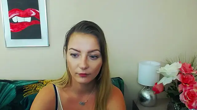 Snapshot of NatalieSexy chatting on 12.19.24 NatalieSexy online show from 12.19.24