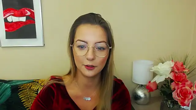 Snapshot of NatalieSexy chatting on 12.20.24 NatalieSexy online show from 12.20.24