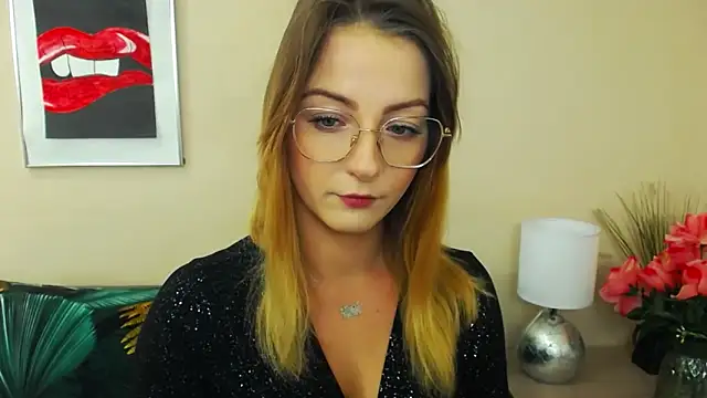 Snapshot of NatalieSexy chatting on 02.05.25 NatalieSexy online show from 02.05.25