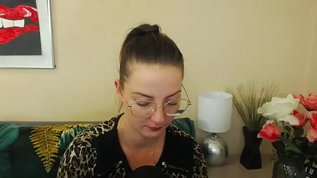 Snapshot of NatalieSexy chatting on 03.04.25 NatalieSexy online show from 03.04.25
