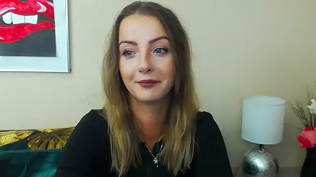 Snapshot of NatalieSexy chatting on 09.18.25 NatalieSexy online show from 09.18.25