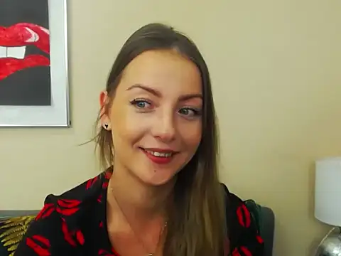 Snapshot of NatalieSexy chatting on 11.19.25 NatalieSexy online show from 11.19.25