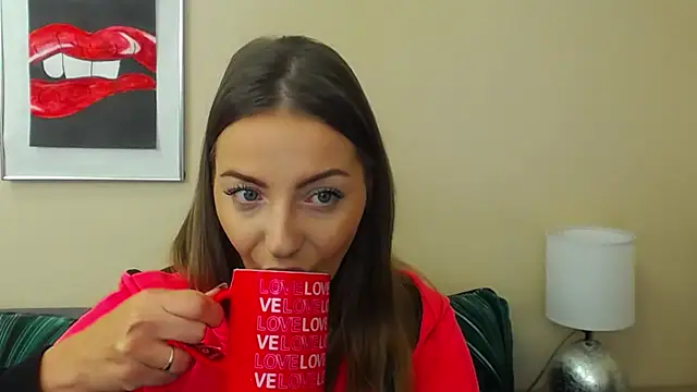 Snapshot of NatalieSexy chatting on 11.28.25 NatalieSexy online show from 11.28.25