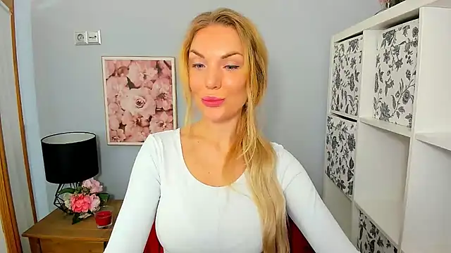 Snapshot of AulloraHoney chatting on 12.03.24 AulloraHoney online show from 12.03.24