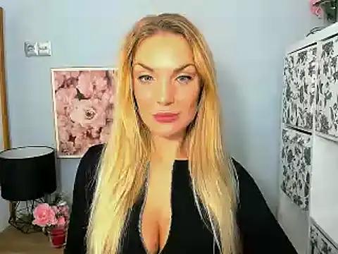 Snapshot of AulloraHoney chatting on 12.06.24 AulloraHoney online show from 12.06.24