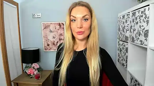 Snapshot of AulloraHoney chatting on 12.21.24 AulloraHoney online show from 12.21.24