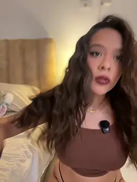 Snapshot of Little_Amber6 chatting on 02.07.26 Little Amber6 online show from 02.07.26