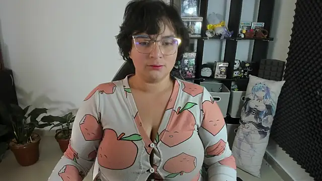 aika-dreams online show from 02.19.25